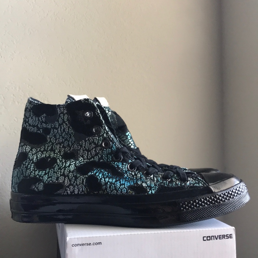 CONVERSE CHUCK TAYLOR WOMENS HI TOPS SHOES - Picture 3 of 8